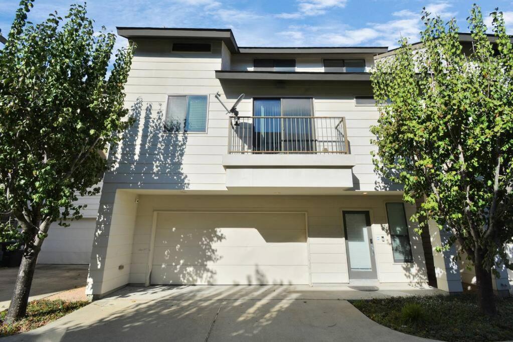 3Br/3.5Ba Three Story East Downtown Townhouse With View Villa Houston Bagian luar foto