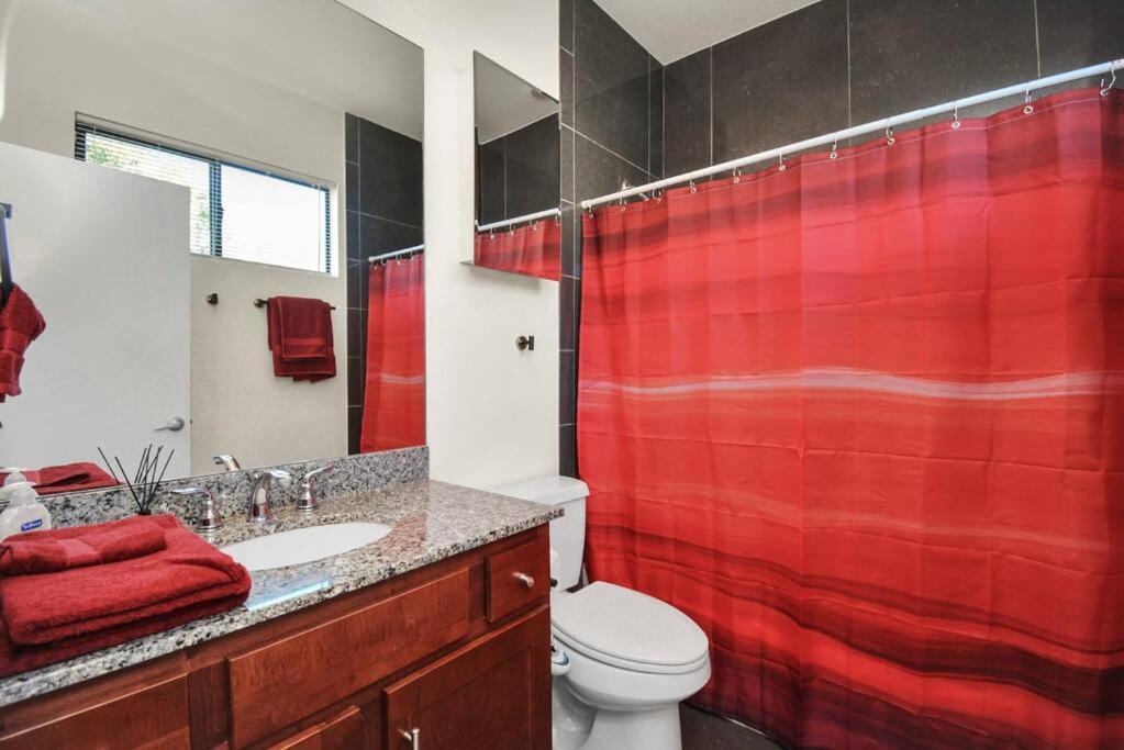 3Br/3.5Ba Three Story East Downtown Townhouse With View Villa Houston Bagian luar foto